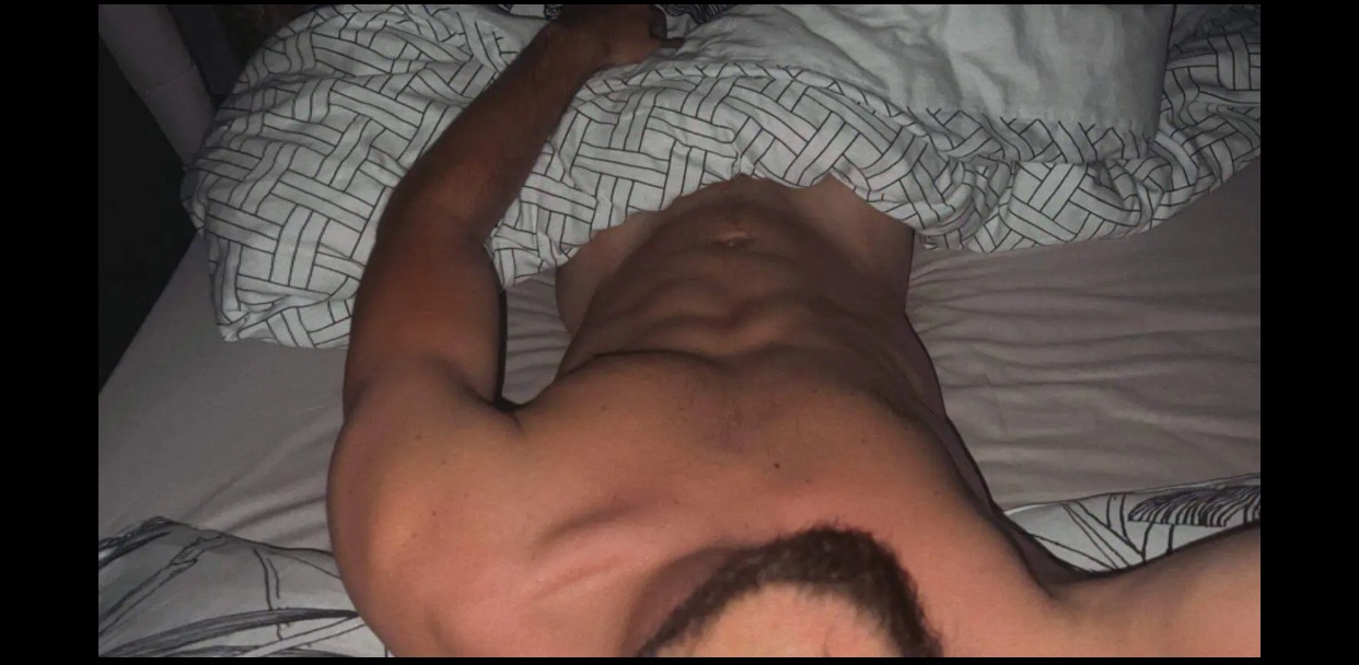 Profil de Guilherme, 24 ans, Garage gay à Brontallo